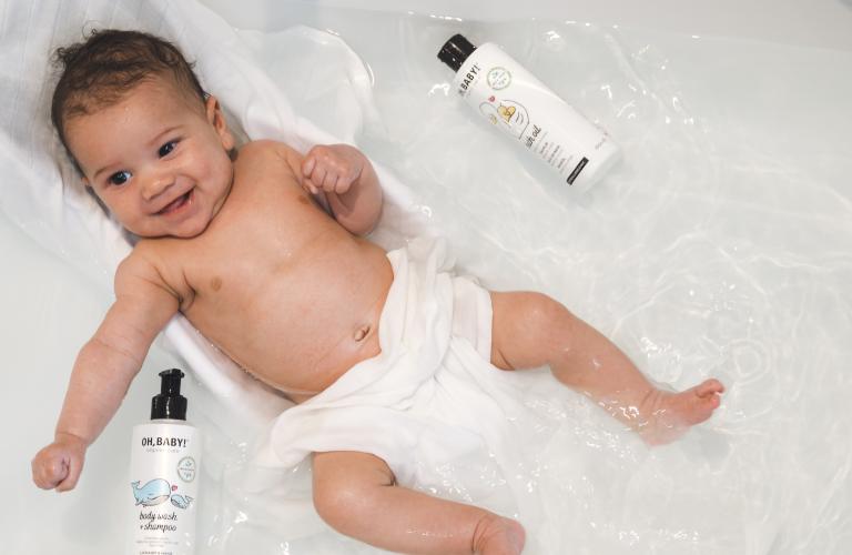 4 manieren om onze Oh, Baby! badolie te gebruiken